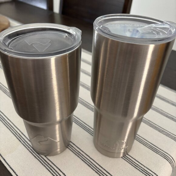 Ozark Trail & Mossy Oak Double Wall Vacuum Sealed Stainless Steel Tumblers 30 oz - Picture 1 of 5
